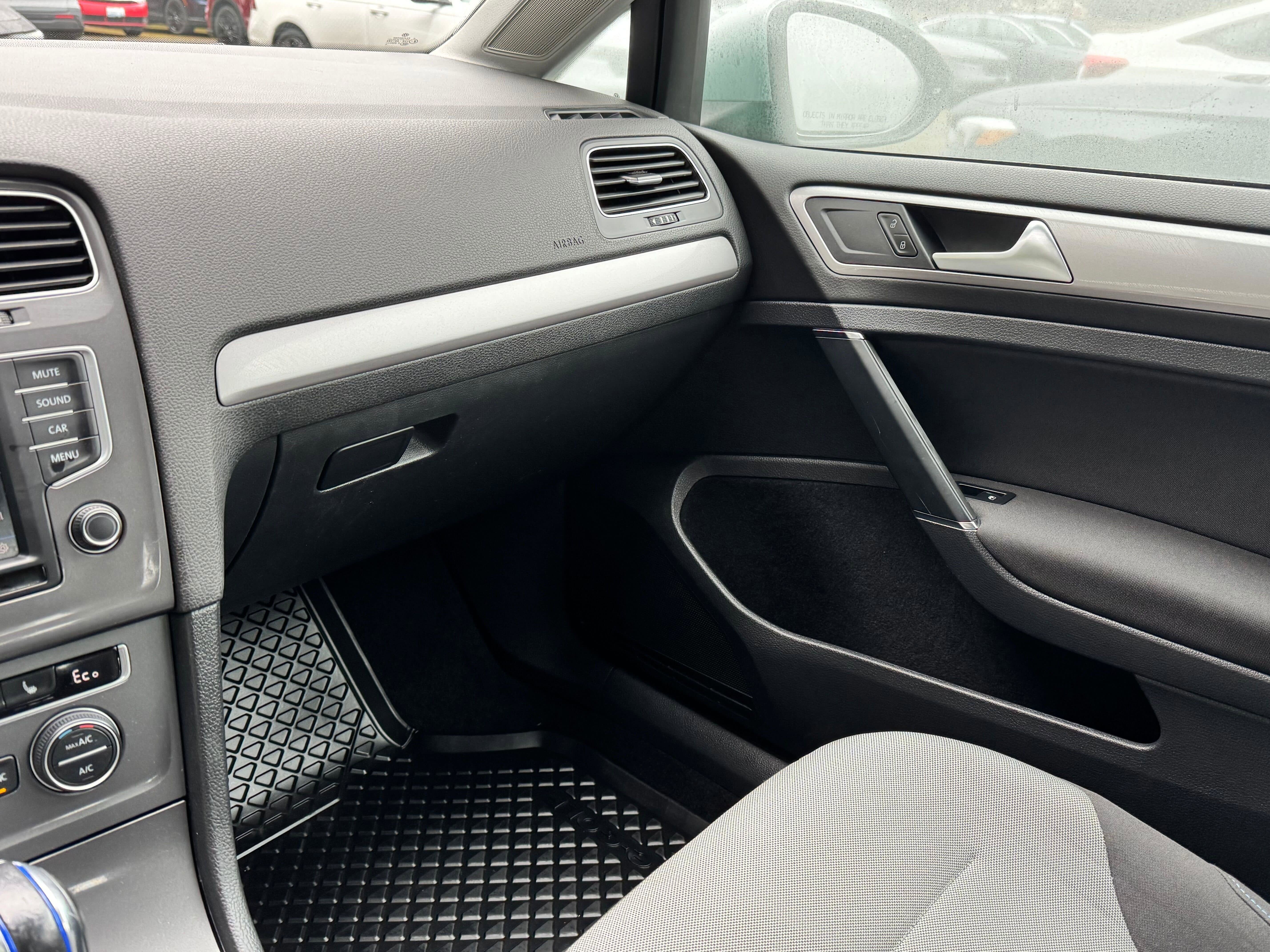 2016 Volkswagen e-Golf SE