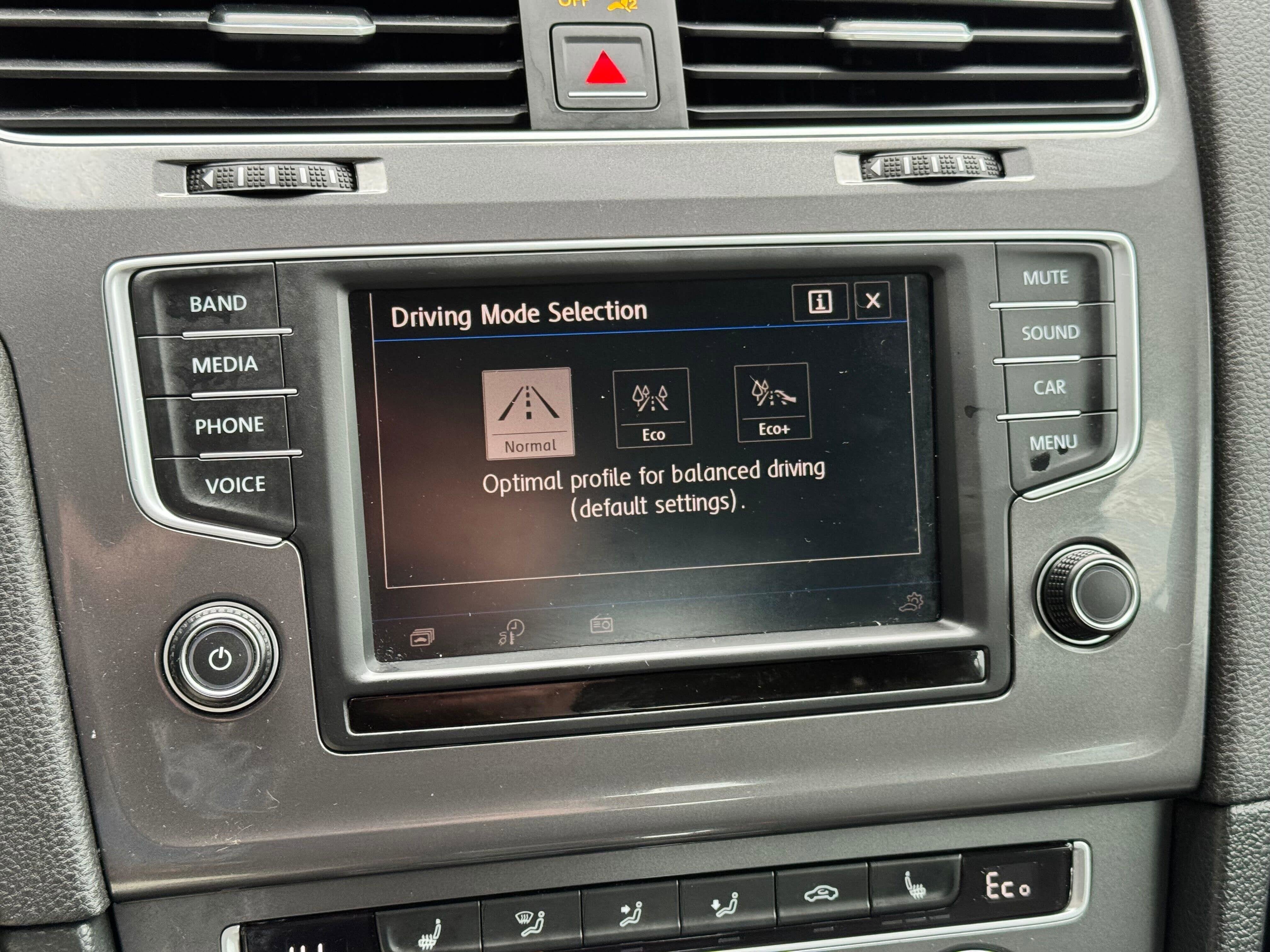 2016 Volkswagen e-Golf SE