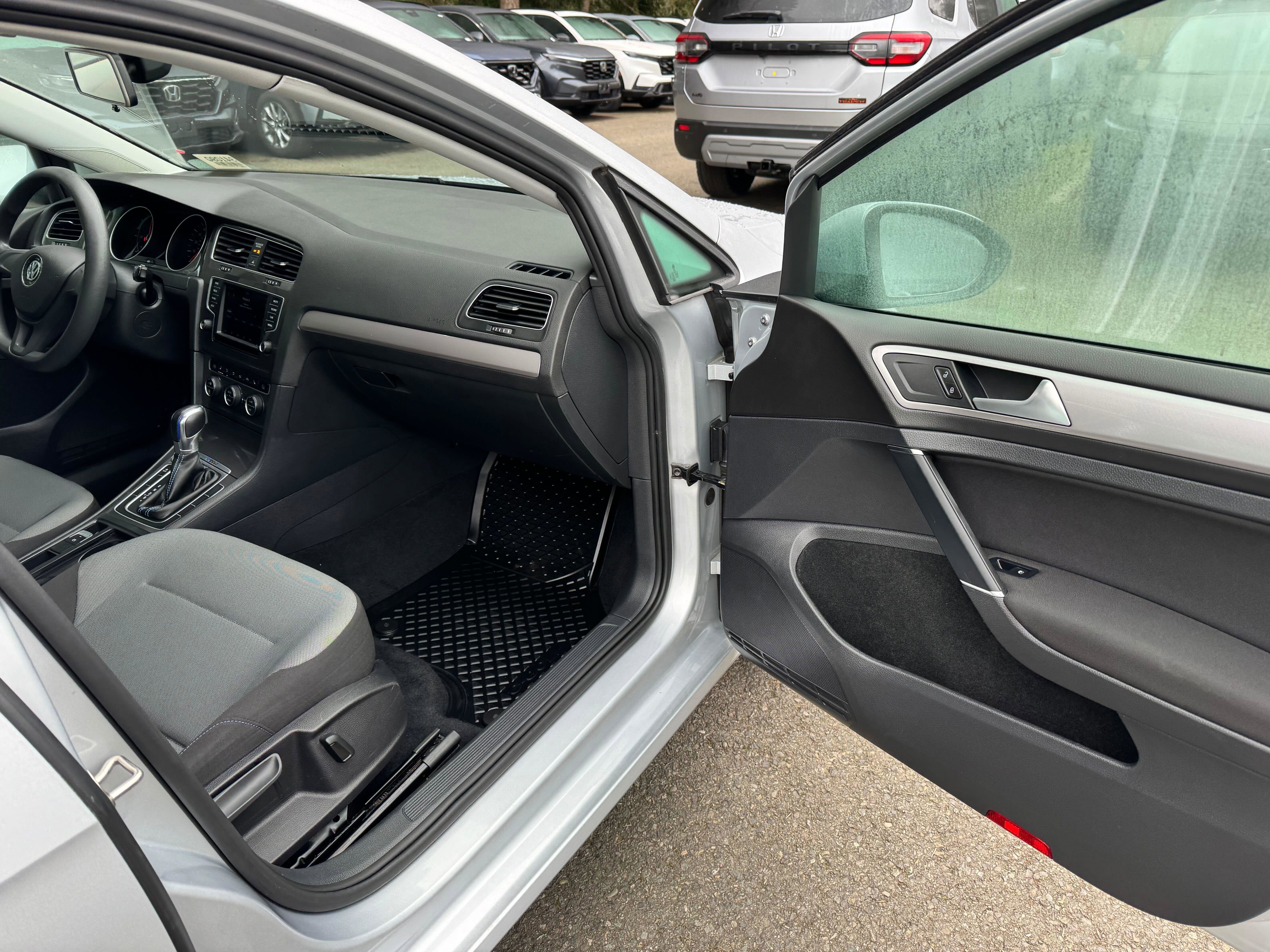 2016 Volkswagen e-Golf SE