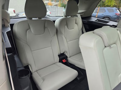 2020 Volvo XC90 Momentum