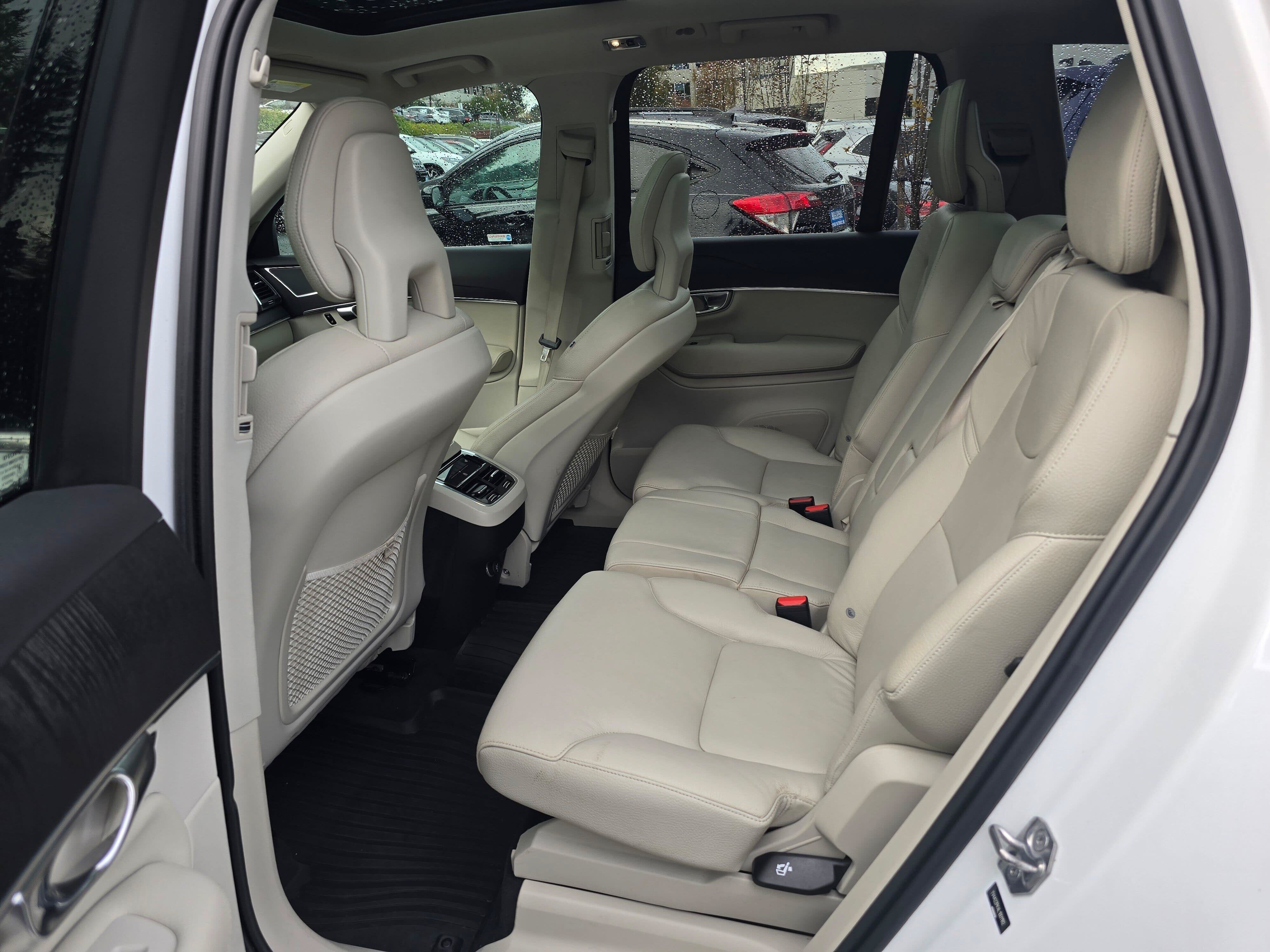 2020 Volvo XC90 Momentum