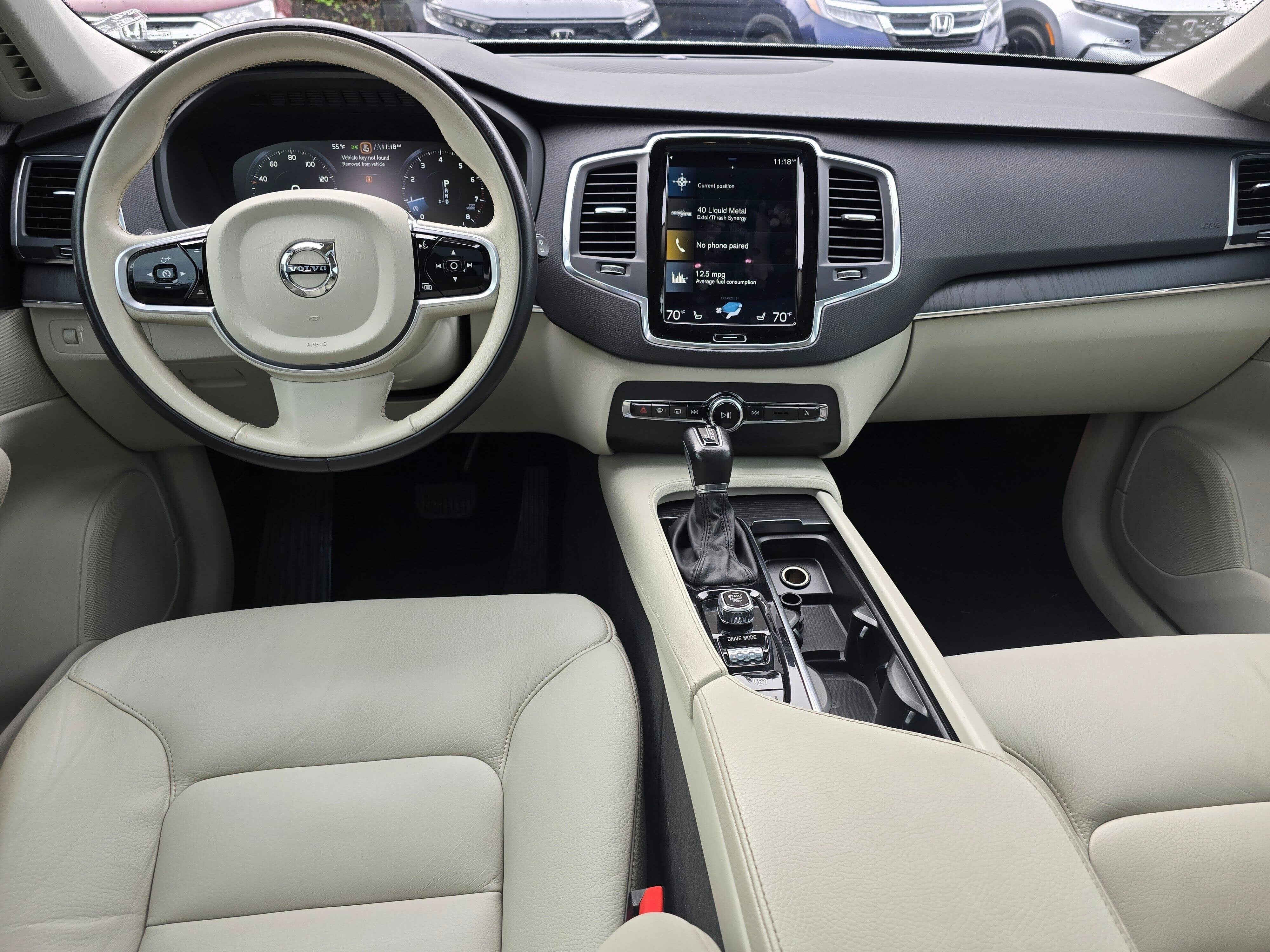2020 Volvo XC90 Momentum