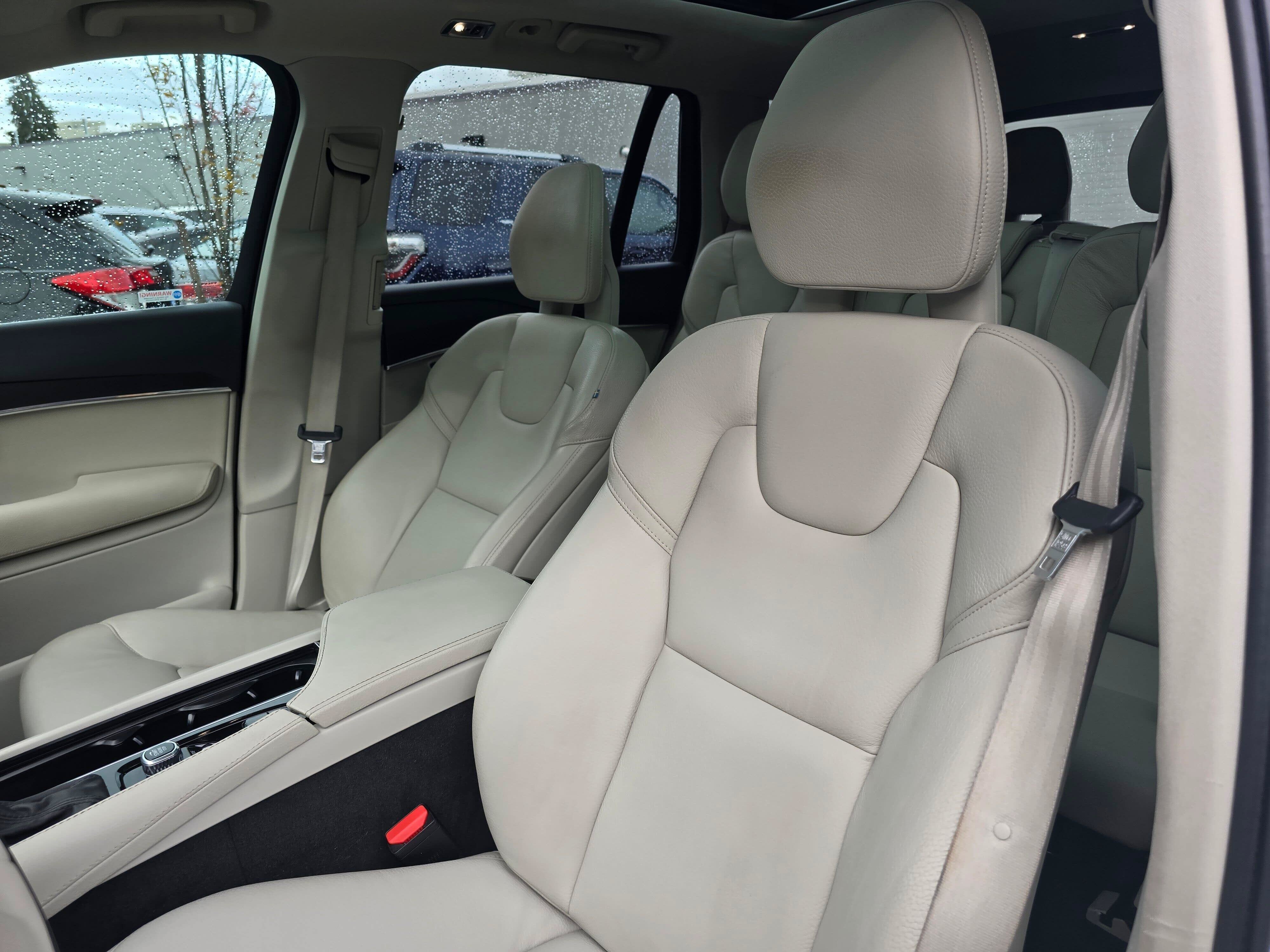 2020 Volvo XC90 Momentum