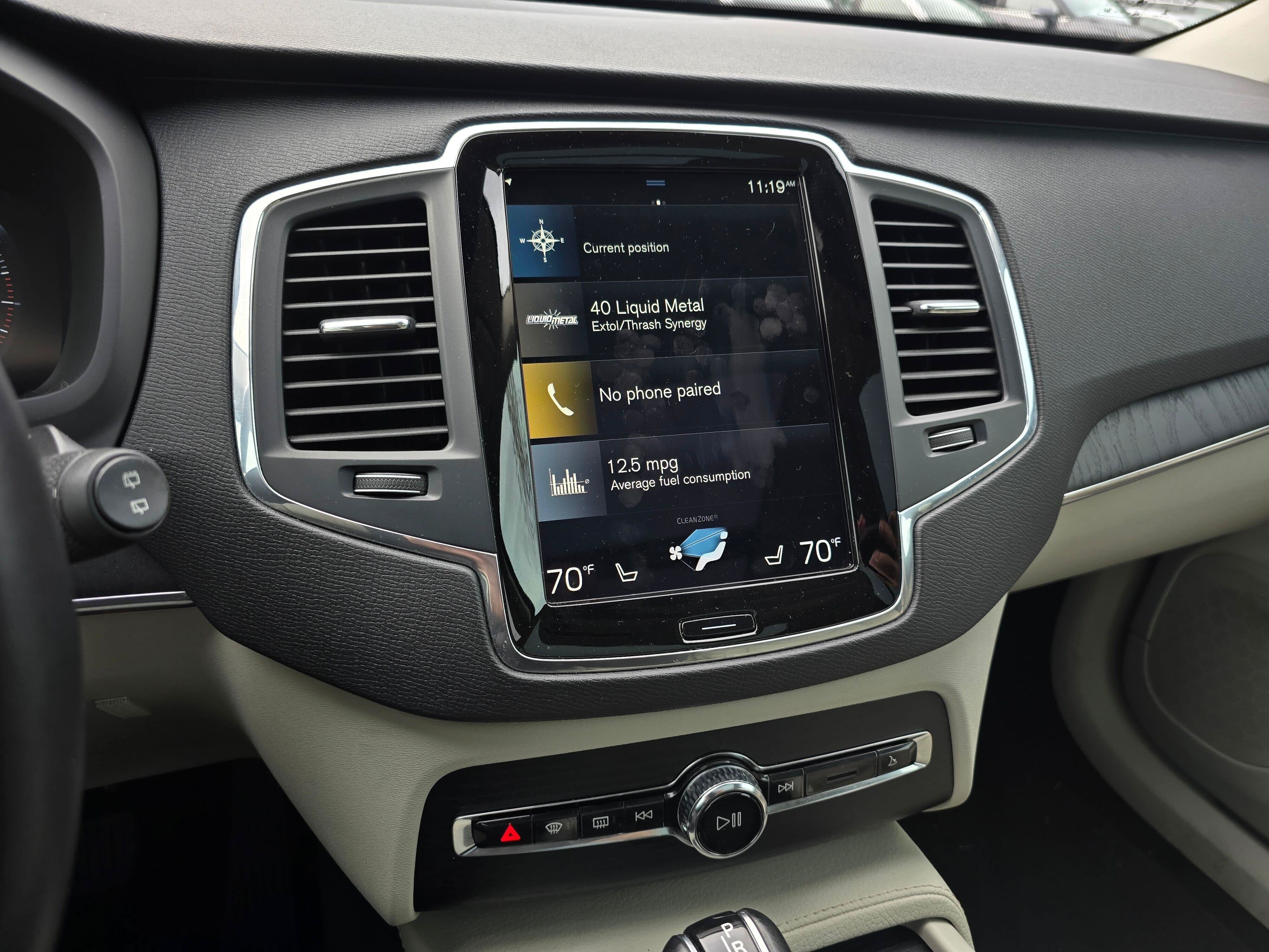 2020 Volvo XC90 Momentum