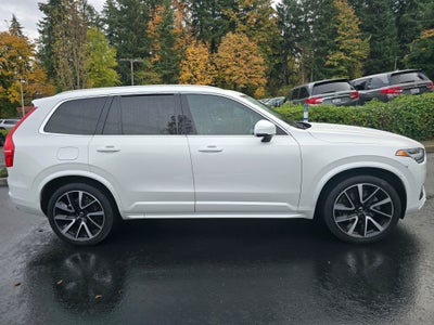2020 Volvo XC90 Momentum