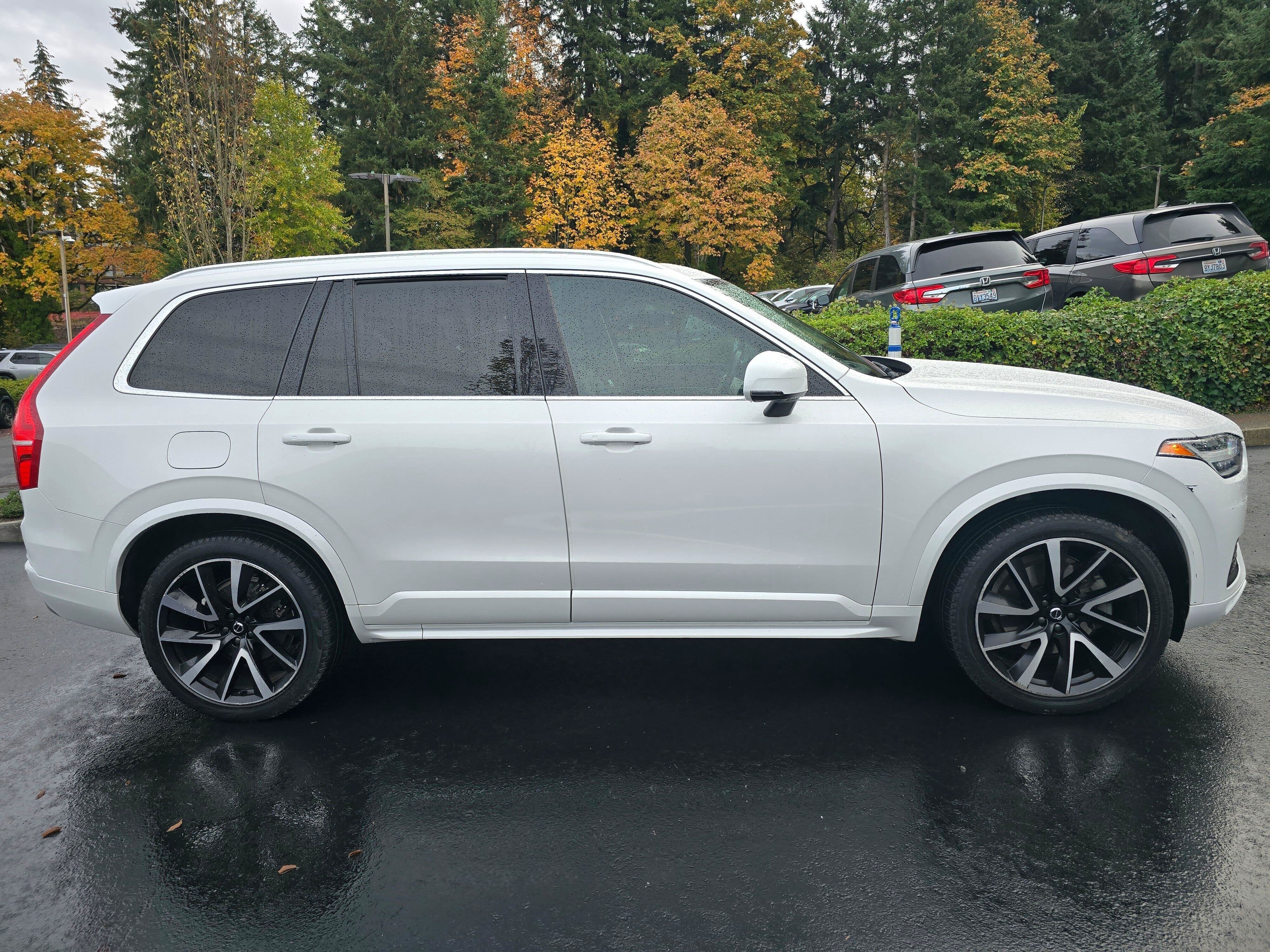 2020 Volvo XC90 Momentum
