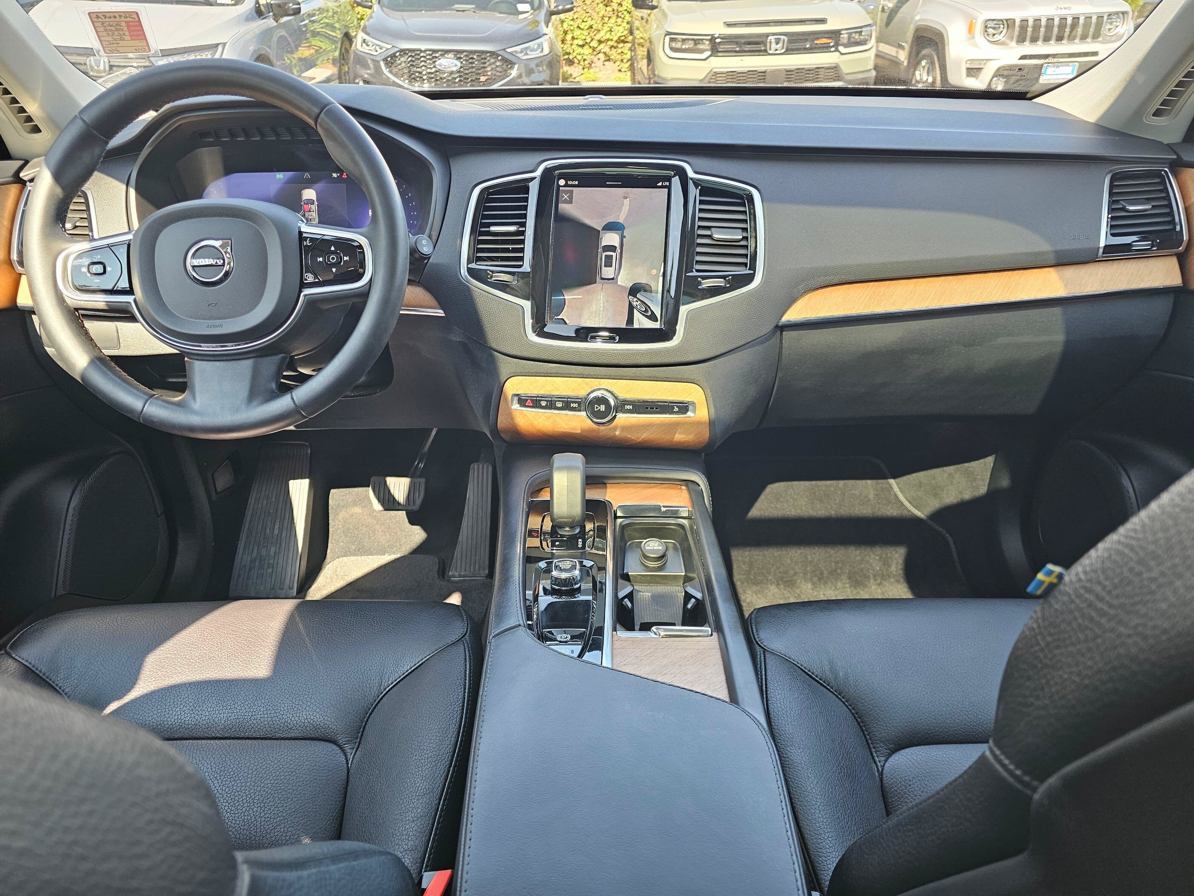 2023 Volvo XC90 Plus