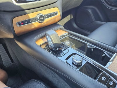 2023 Volvo XC90 Plus